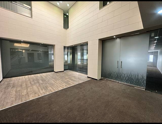 474M² OFFICE TO LET IN PARKTOWN